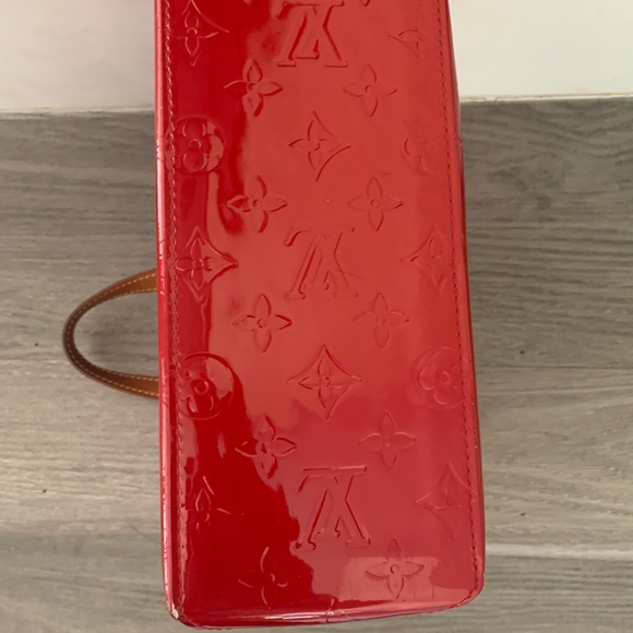 Louis Vuitton Reade vernis Monogram - Picture 8 of 8